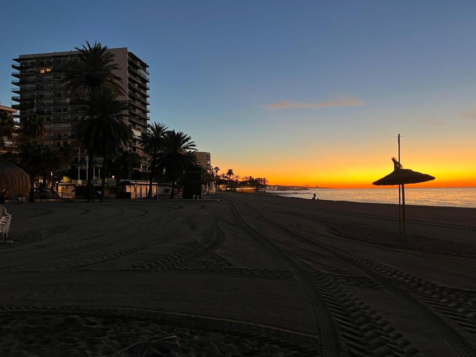 1st Line Paseo Maritimo En El Puerto Deportivo De *